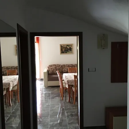 Excelsior Apartment *